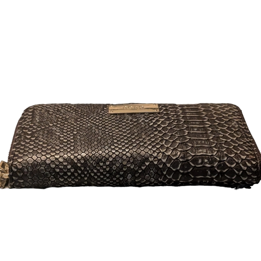 BCBG Paris wallet - Picture 2 of 9